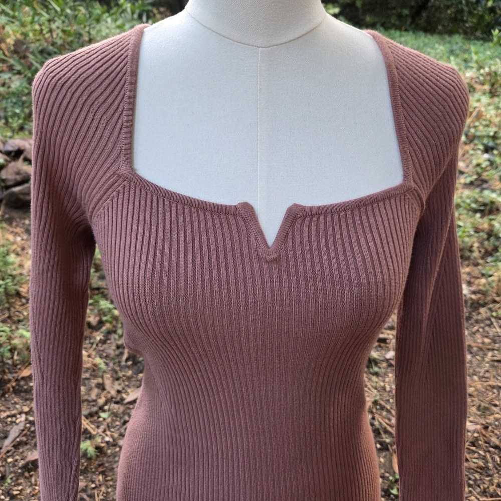 Abercrombie And Fitch Elegant Pink Ribbed Knit Dress - Picture 4 of 5